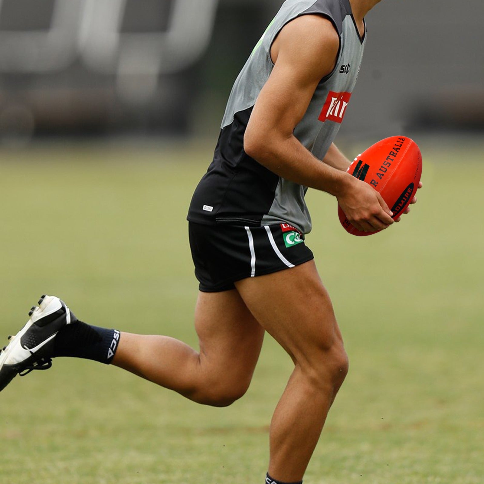 STRADIA "ADMIRE" Size 5 Aussie Rules Ball - "Superior Handling for Competitive Aussie Rules"